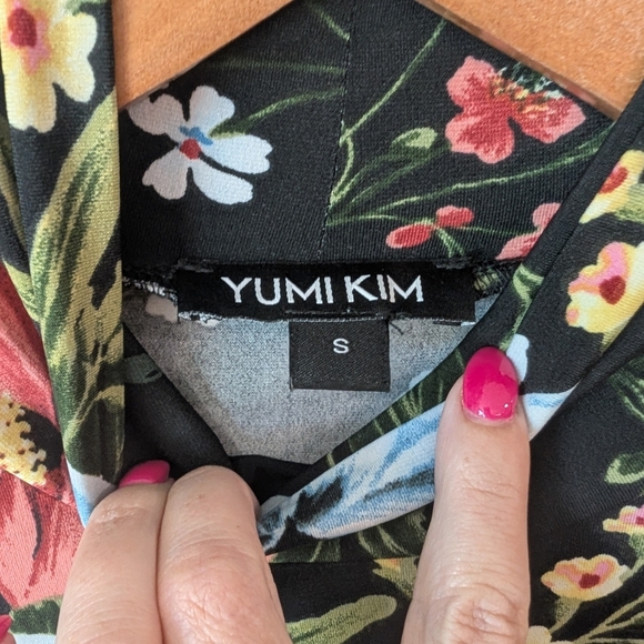 Yumi Kim Black and Pink Floral Long Sleeve Sheath Dress - Picture 3 of 7